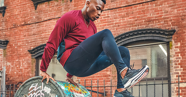 saucony men's apparel