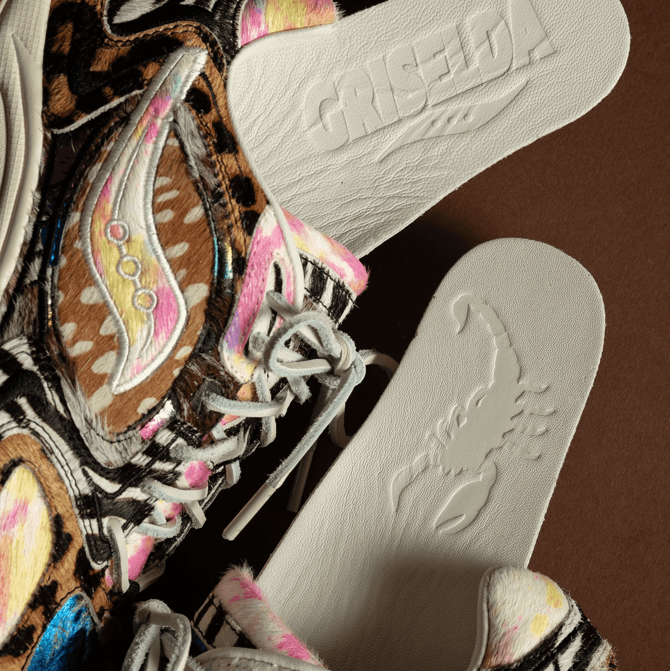 Westside Gunn x Saucony Grid Jazz 9 "Awesome God" shoe, rear view.