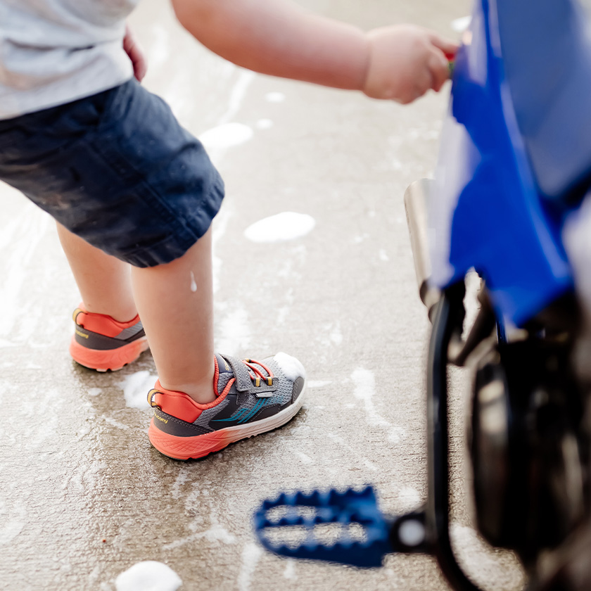 saucony guide kids