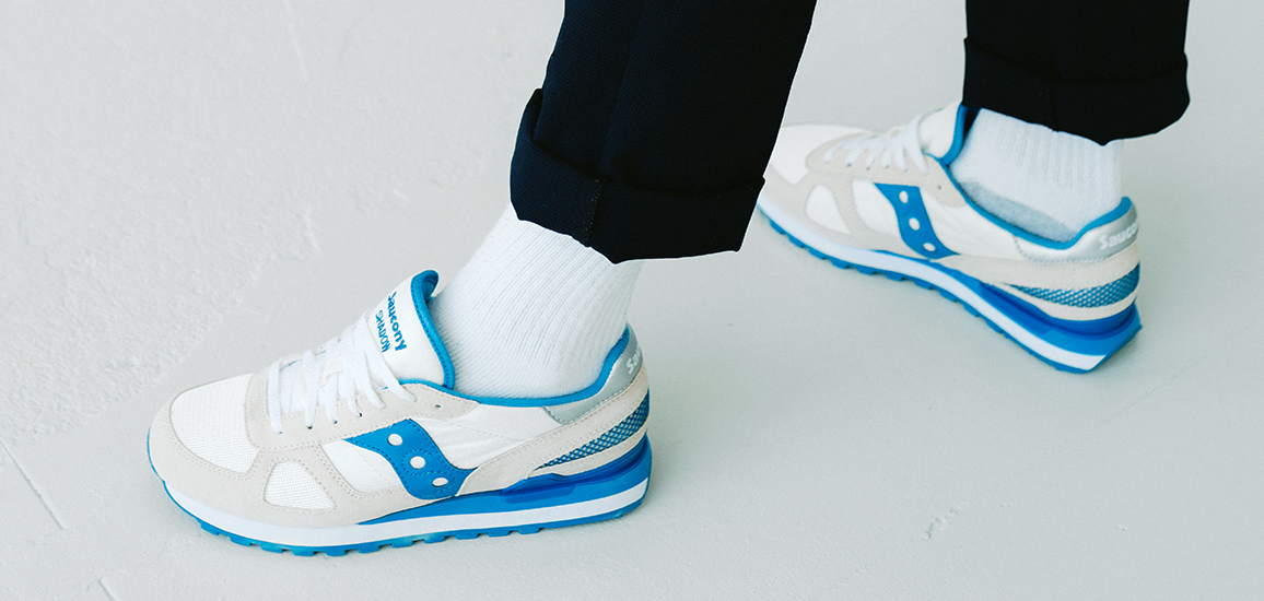white saucony shoes