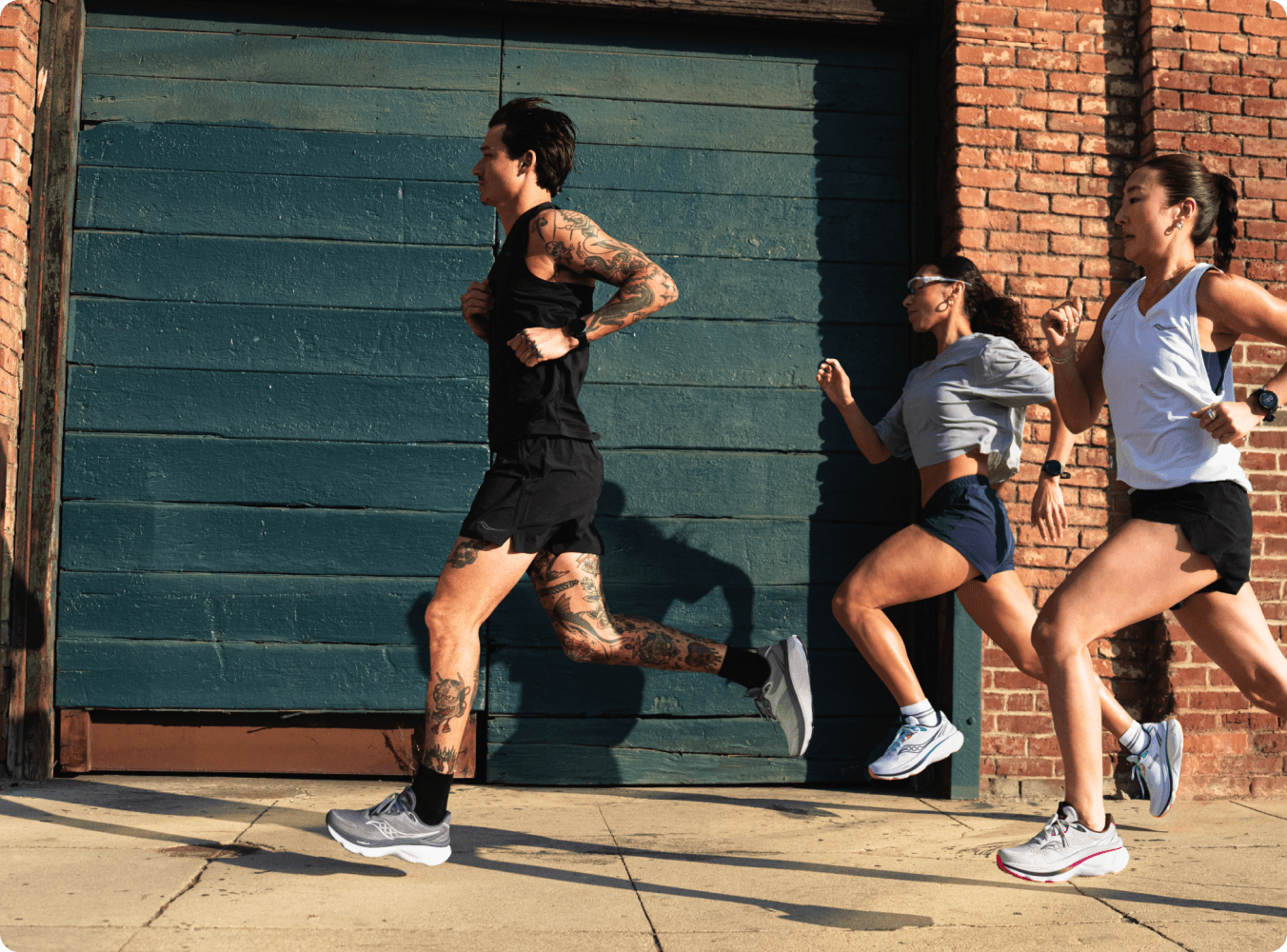 Runner wearing the Saucony Triumph 24.