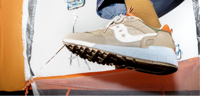 The Shadow 6000 New York Shoe in BEIGE & RED