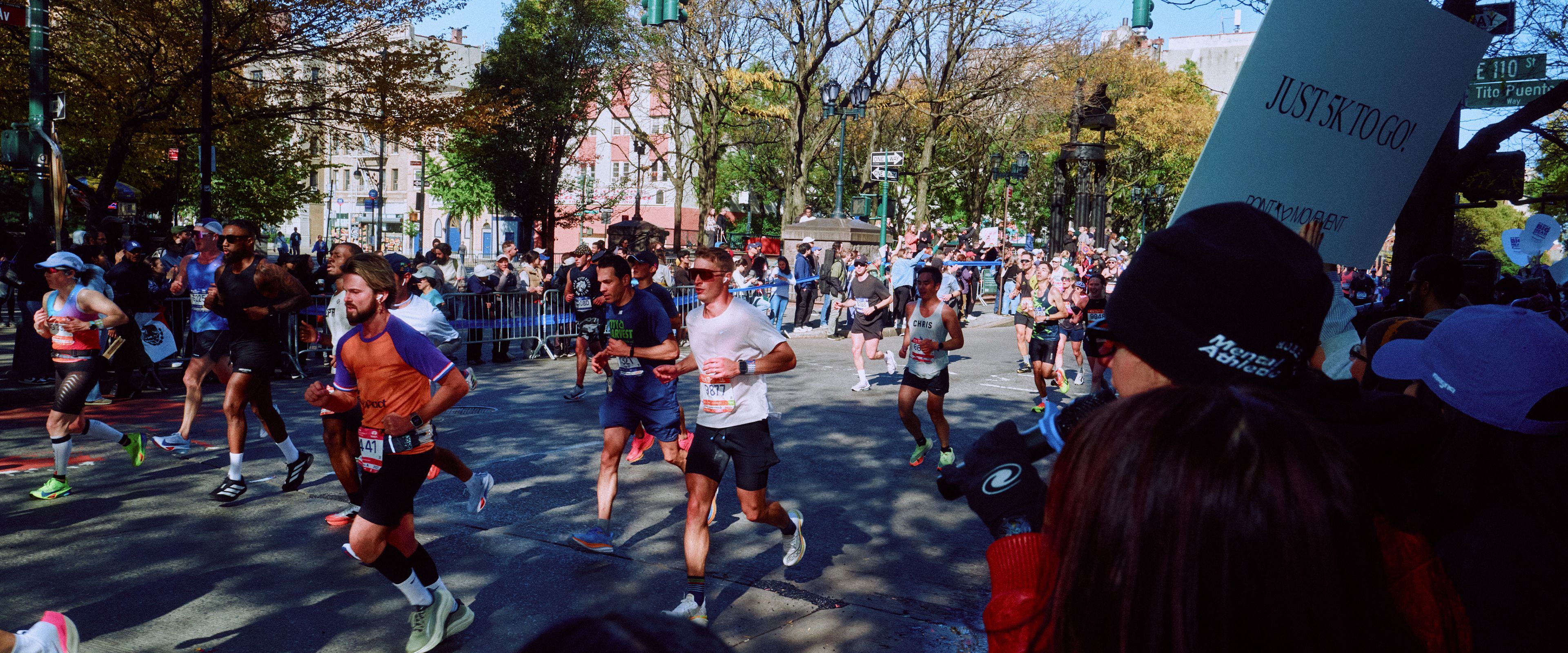 People running at a saucony event.