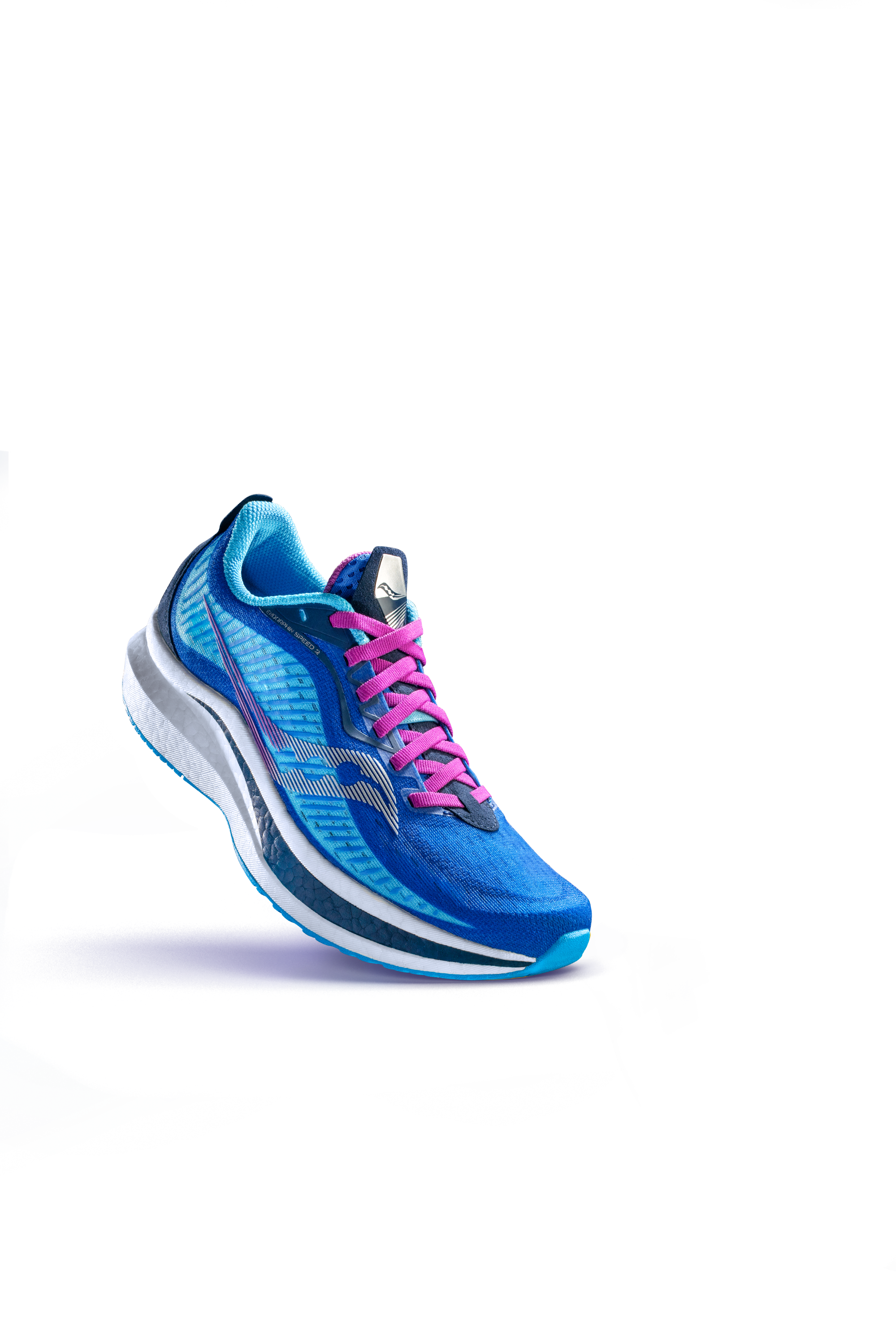 saucony endorphin speed road runner