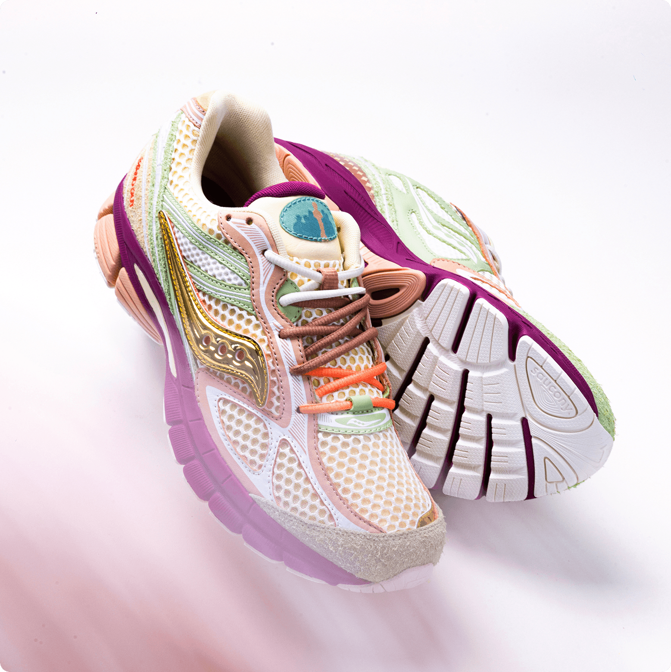 Detail shot of the “STAND OUT” embroidery on the heel of the Saucony x Stan Birch ProGrid Guide 7.