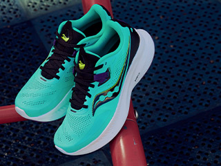 saucony sneakers women